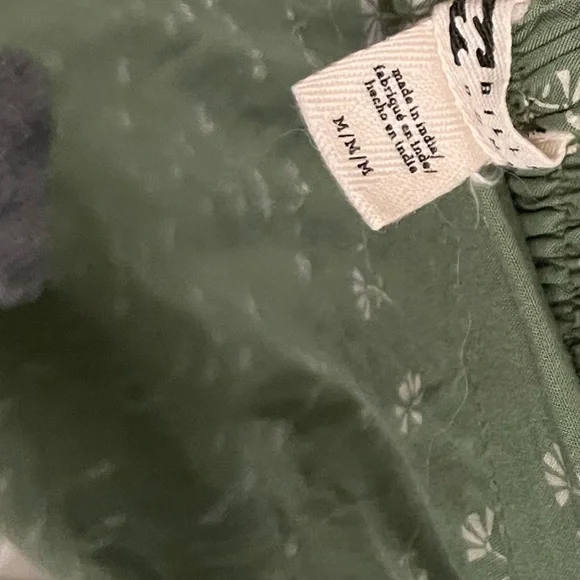 Women’s Green Floral Billabong Skirt - Picture 5 of 8